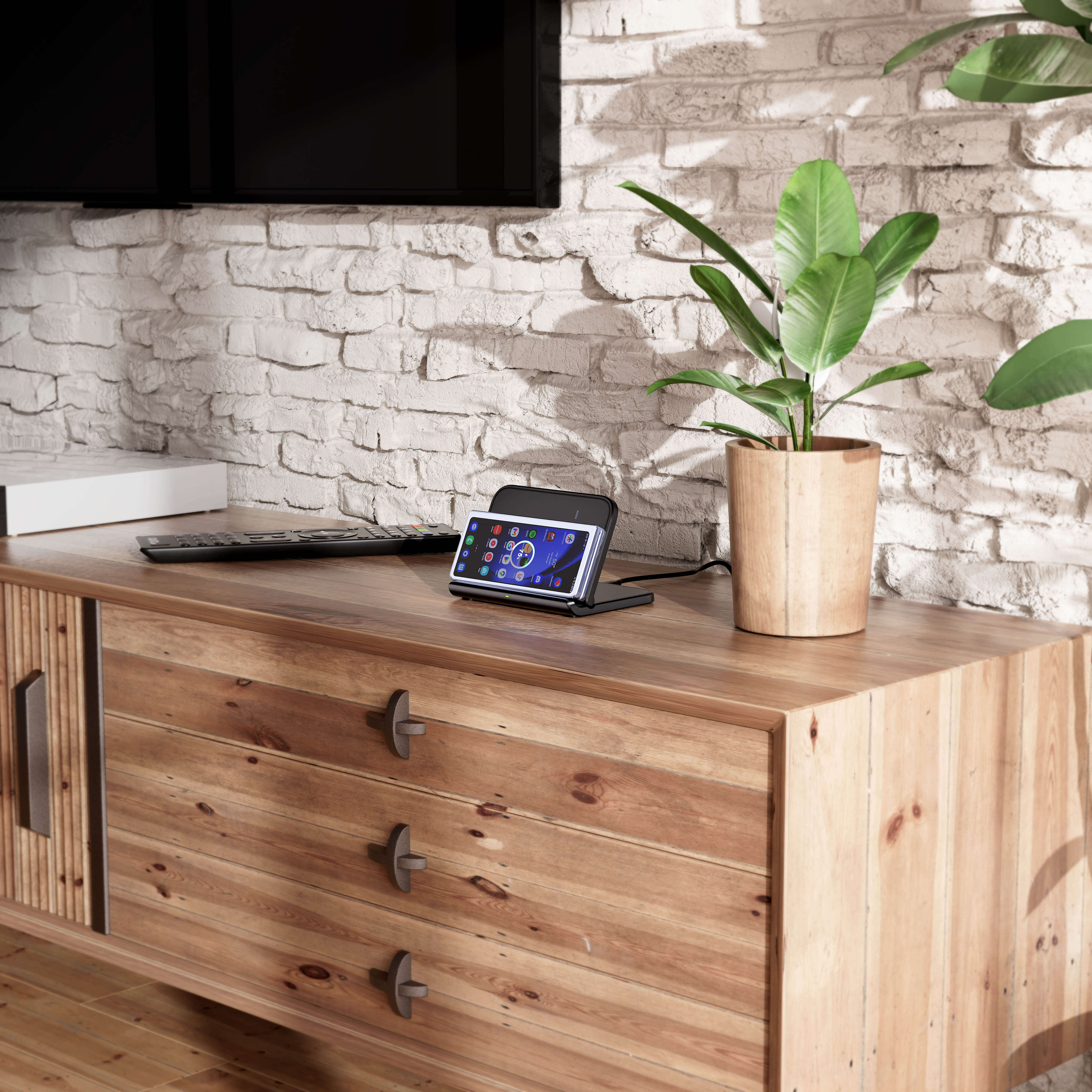 Ideal for both home and workspaces, the SwanScout 503S simplifies cable clutter as a compact Samsung charging station.